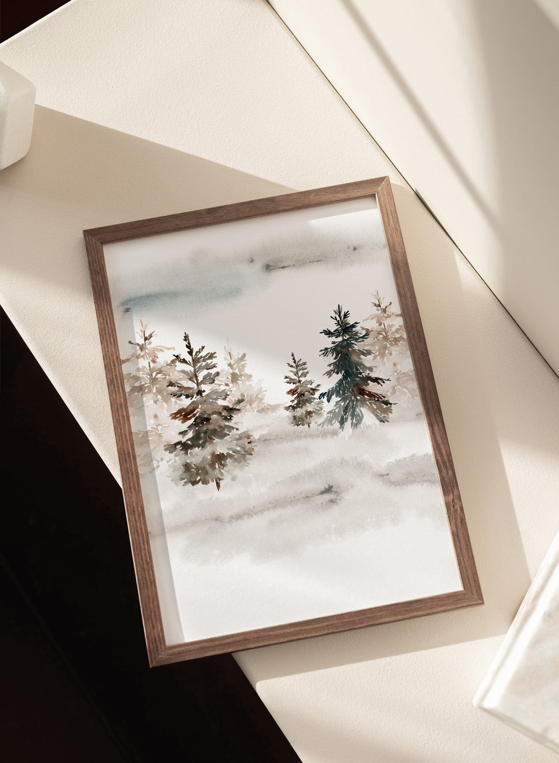 CHRISTMAS TREE WHITE ILLUSTRATION